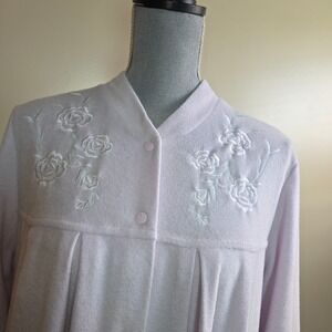 Barbizon Lavender Terry Cloth Floral Embroidered Button Front Housecoat Robe L
